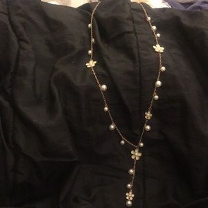 COPY - NWT necklace. Gold chain with pearls and white enamel daisies.